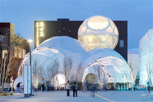 探秘大阪世博會：瑞士館的綠色奇跡與輕盈感